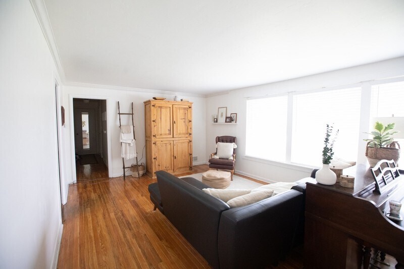 Building Photo - 4019 S Olympic Way