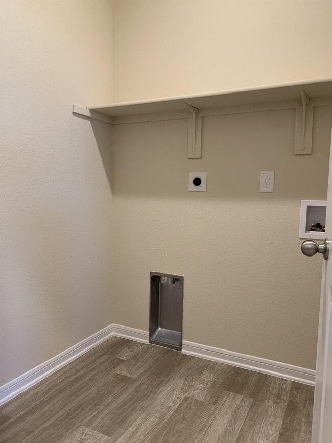 Building Photo - 4728 Fawn Valley Dr