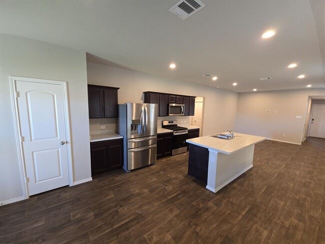 Building Photo - 16790 Lonely Pines Dr