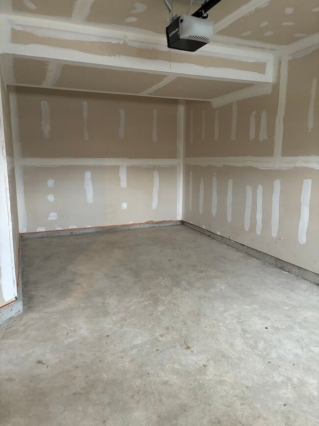 Building Photo - Beautiful 2019 End-of-Group Townhome – 3 Bed, 2 Bath, 1-Car Garage