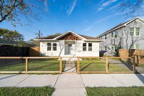 Building Photo - 6619 Sherman St