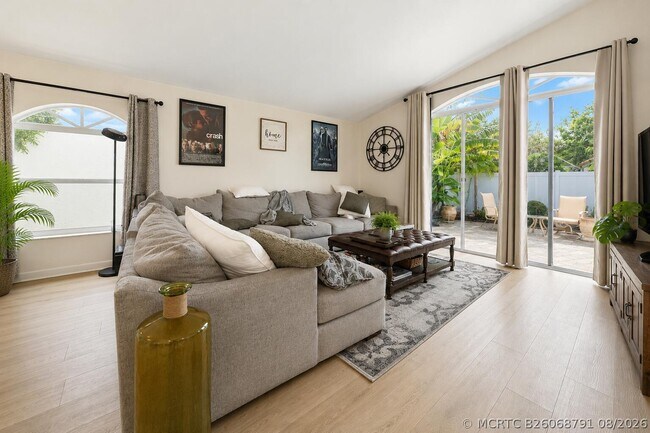 Building Photo - 202 Wedgewood Cir