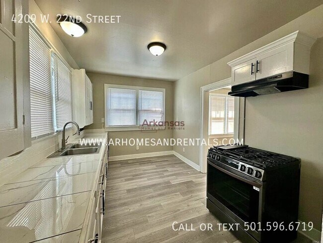 Building Photo - 4209 W 22nd St