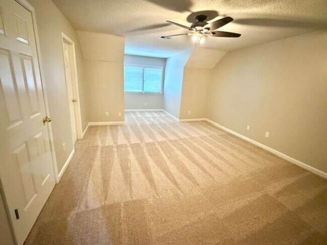 Building Photo - Beautiful 5BR 4.5 bath + bonus room family home in Collierville! Collierville schools