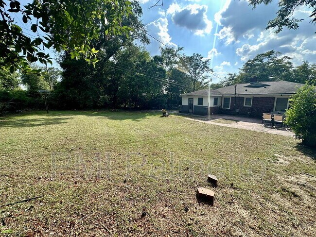Building Photo - 3727 Maybank St