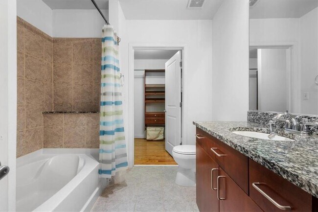 Building Photo - 250 Pharr Rd NE