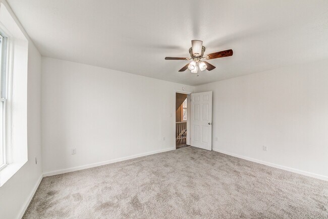 Building Photo - 744 Proctor Wy