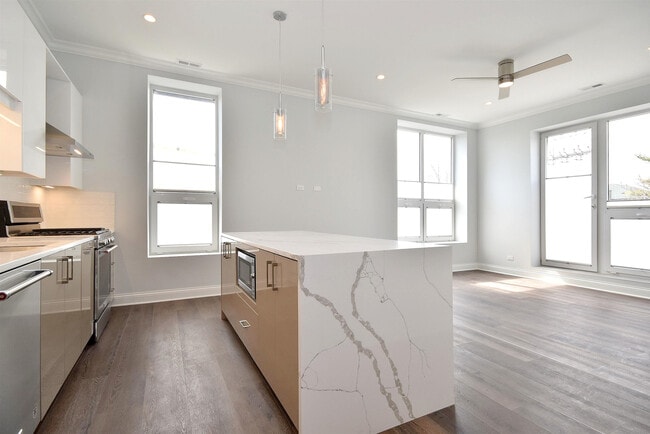 Building Photo - 6555 W North Ave