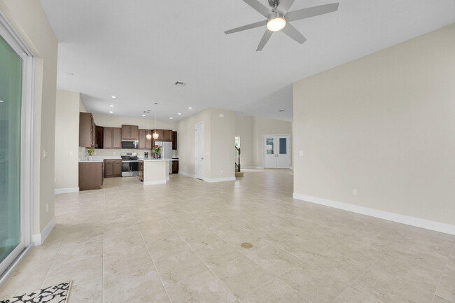 Building Photo - 14058 Spruce Pne Dr