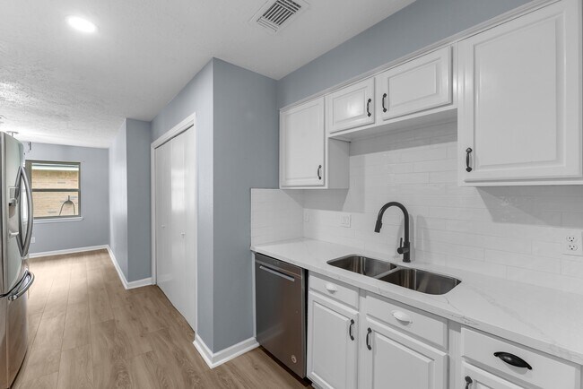 Building Photo - 14234 Cellini Dr