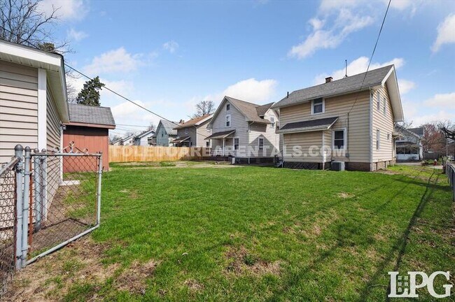 Building Photo - 630 Colima Dr