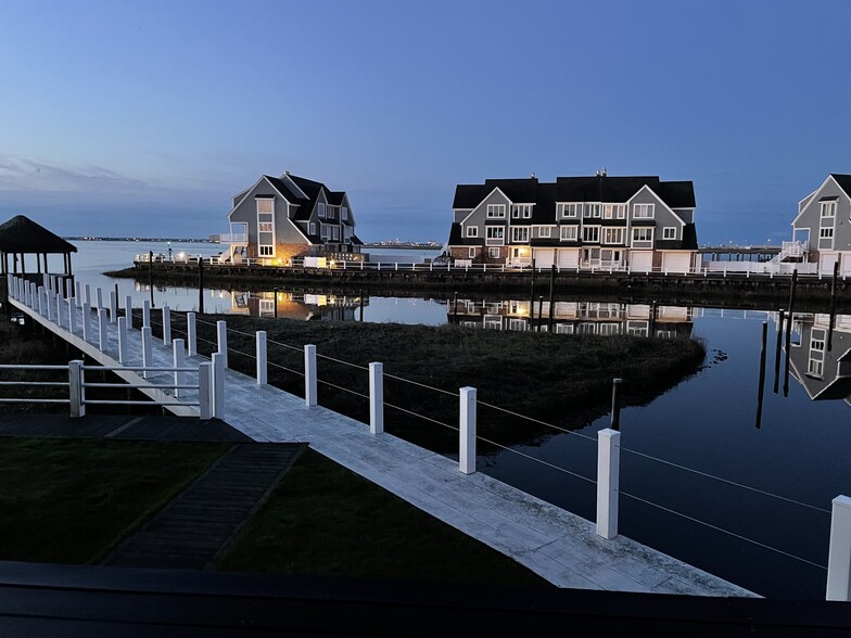 Building Photo - 1401 Harbour Cv S