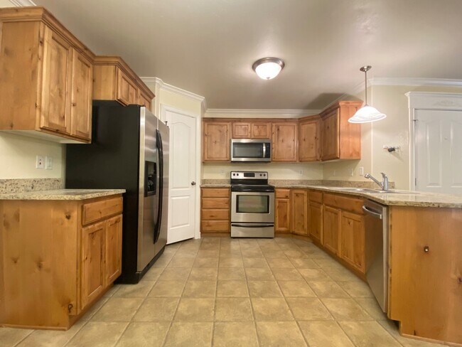 Building Photo - 581 S 2220 W