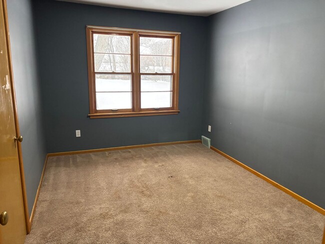 Building Photo - Grandville ranch available now