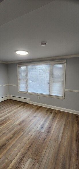 Building Photo - 241 Center Ave