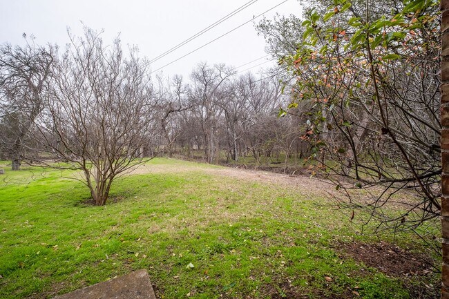 Building Photo - 1601 Faro Dr