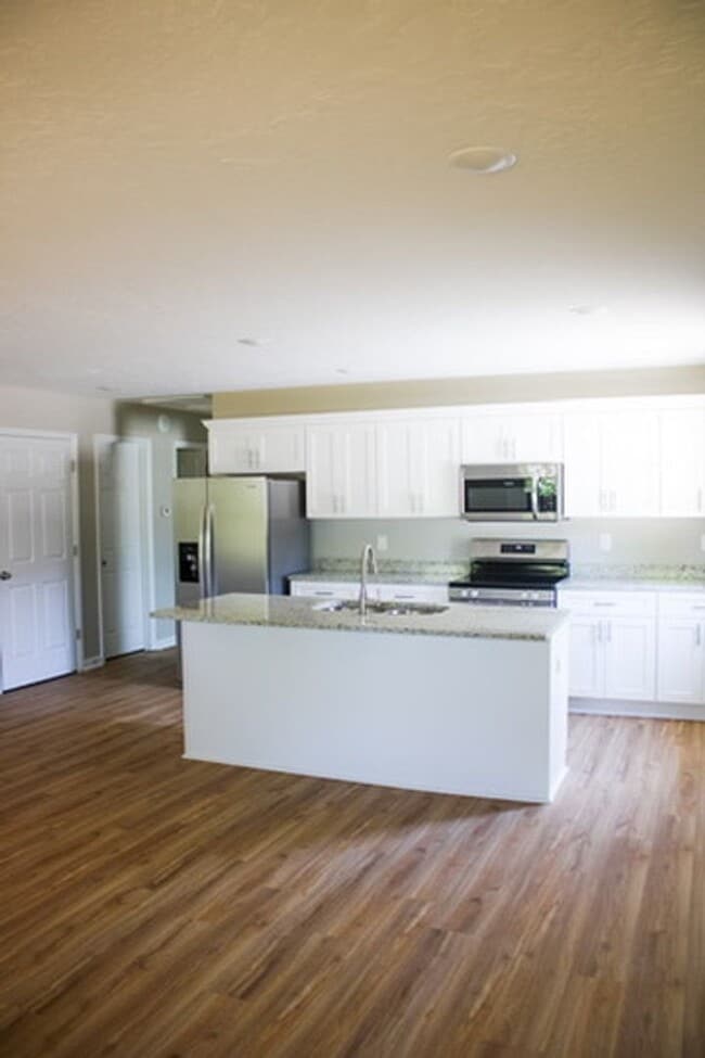 Building Photo - 211 Bundrum Dr NW