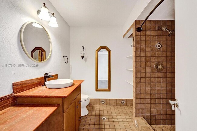 Building Photo - 2990 Oaktree Ln