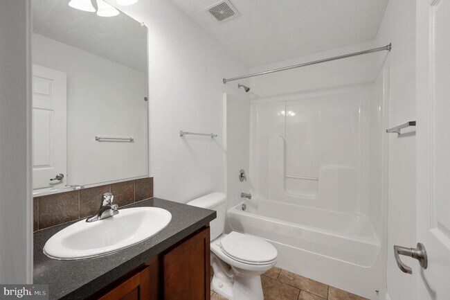 Building Photo - 259 Olympic Dr