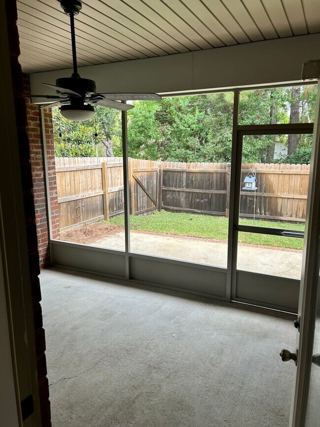 Building Photo - Charming 3-Bedroom Home with Bonus Room in Santa Rosa Beach