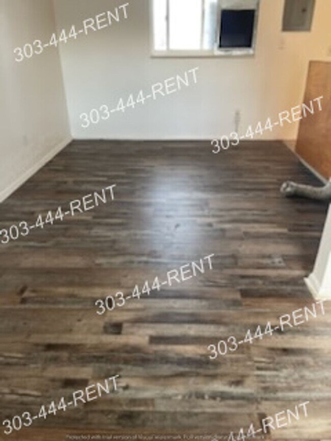 Building Photo - 7960-7966 Patricia Dr