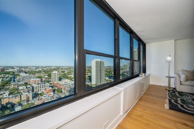 Building Photo - 1560 N Sandburg Terrace