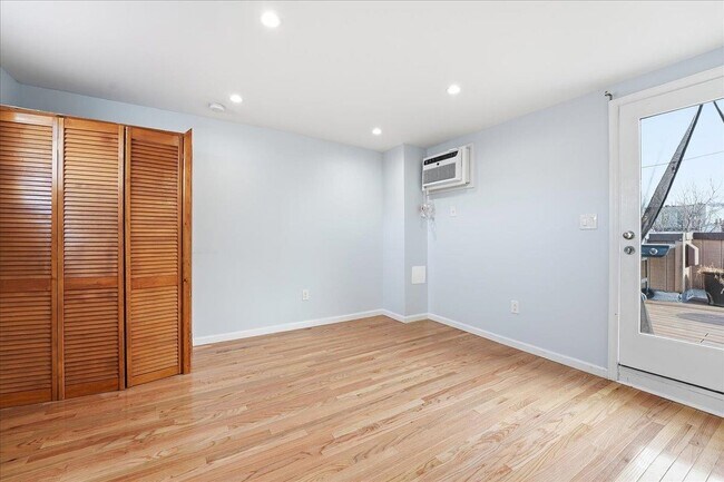 Building Photo - 600 Jefferson St