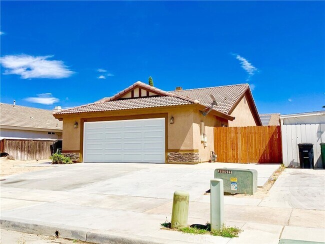 Building Photo - 1462 Nutmey Ln