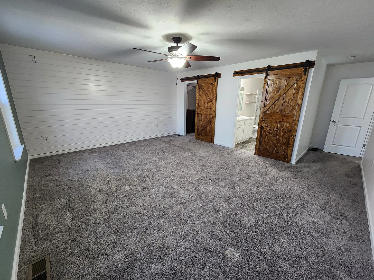 Building Photo - 4812 Jessica Suzanne Dr