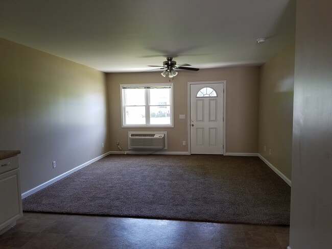 Building Photo - 800 Dorris Heights Rd