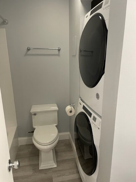 Building Photo - 18 Smithwheel Rd