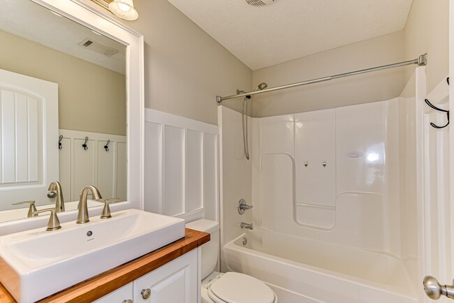 Building Photo - 4116 Chastain Dr