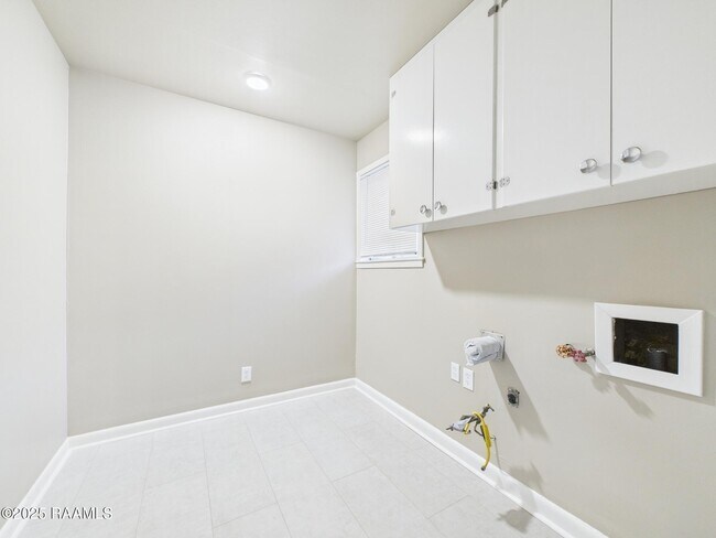 Building Photo - 216 Brentwood Blvd