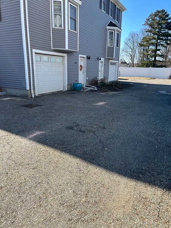 Building Photo - 191 Adams St