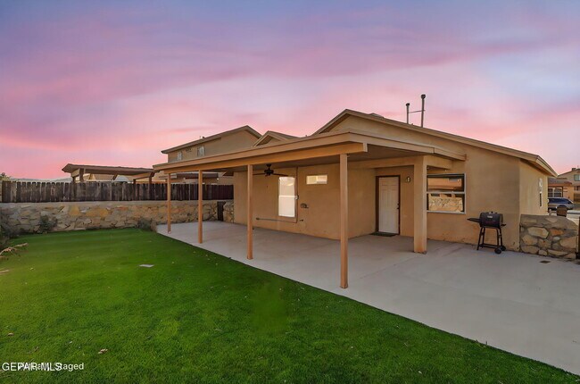 Building Photo - 11864 Mesquite Rock Dr