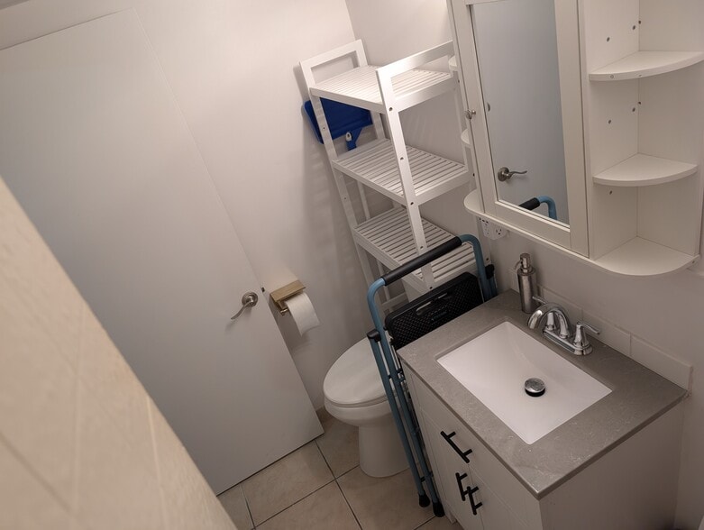 Building Photo - 2442 Tusitala St