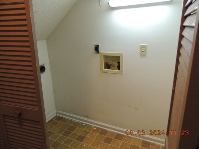 Building Photo - 102 Epworth Dr