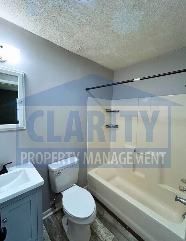Building Photo - Three bedroom ranch-style home!
