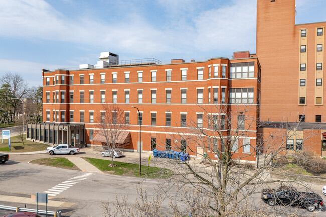 Primary Photo - Victory Ridge Apartments