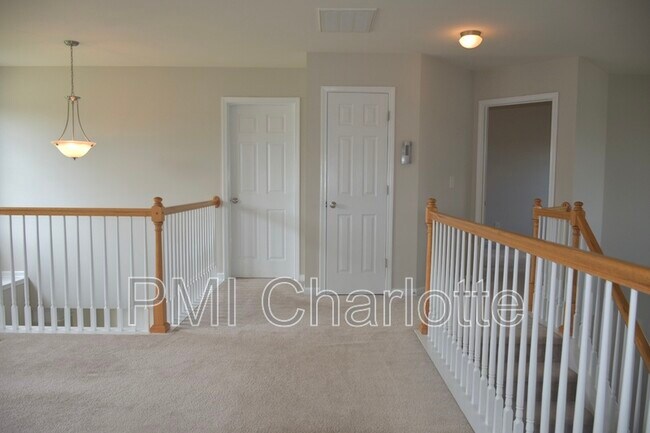 Building Photo - 307 Glennallen Rd