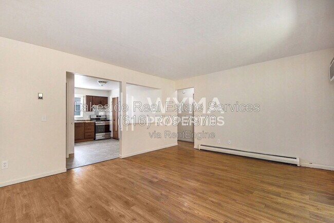 Building Photo - 1011 36th St SW