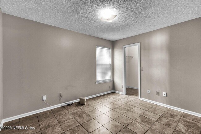 Building Photo - 12967 Canyon Creek Trail S
