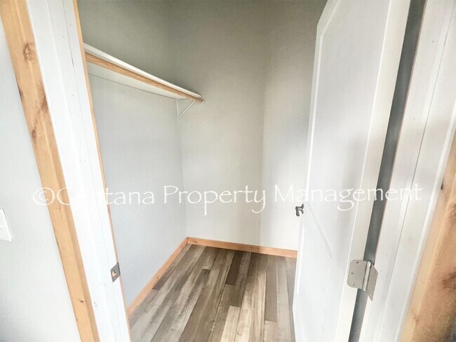 Building Photo - 600 S Montana St