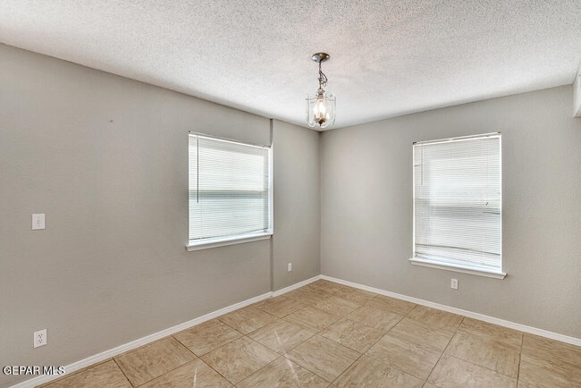 Building Photo - 10917 Loma Alta Pl