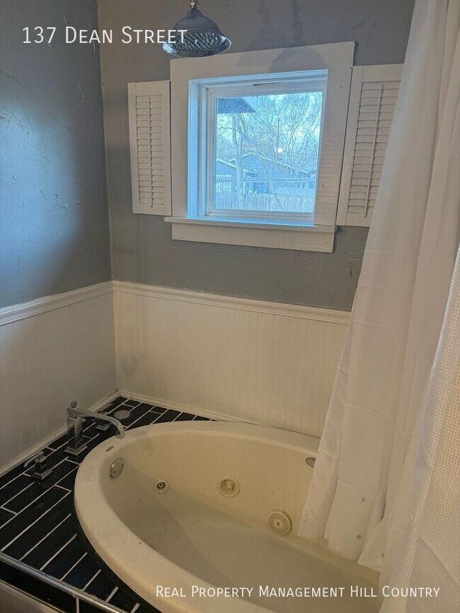 Building Photo - 137 Dean St