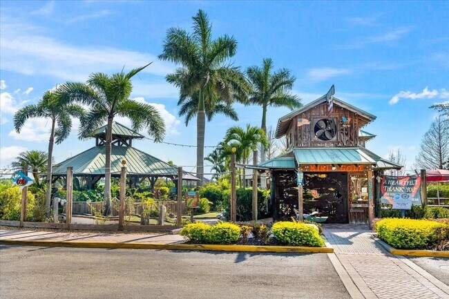 Building Photo - 7525 Plantation Cir