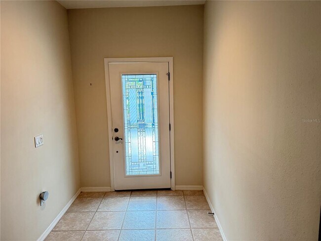 Building Photo - 275 Rock Springs Dr
