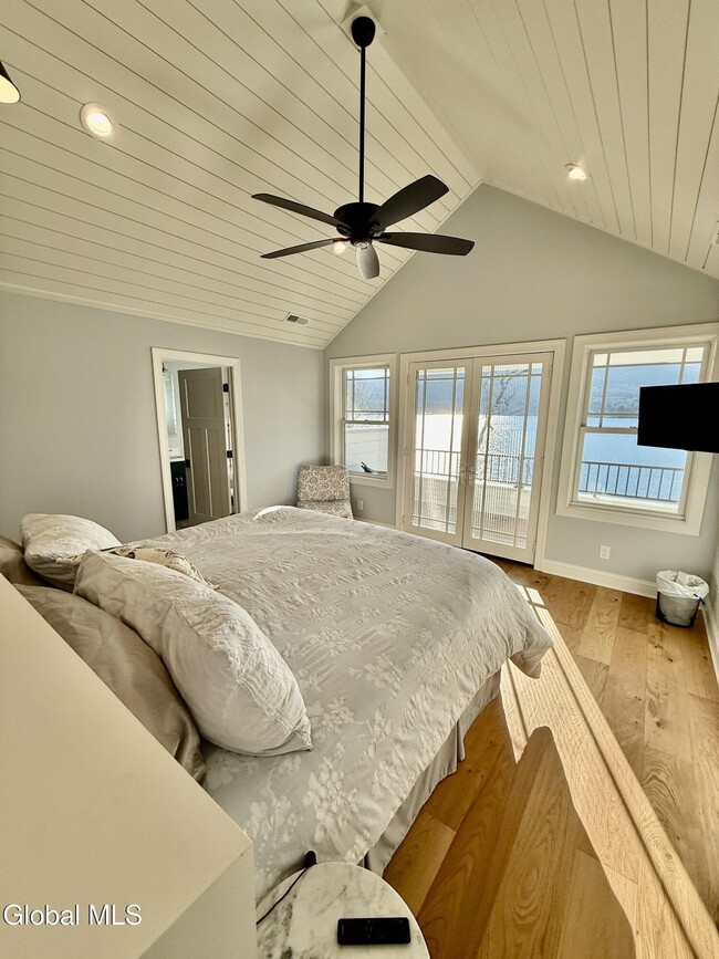 Building Photo - 16 Newton St