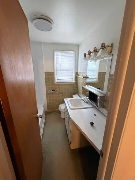 Building Photo - 152 Clover Ridge Dr