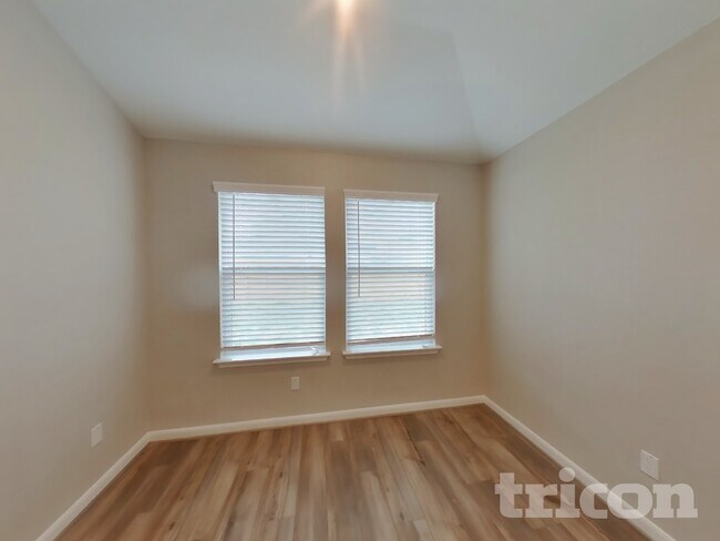 Building Photo - 5907 Noah Pl